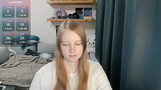 Alyaley stripchat live cam model