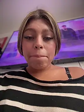 meganbom stripchat live cam model