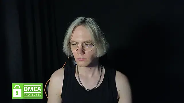 Keytaro stripchat live cam model