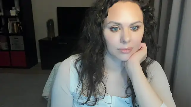 MollyCheiz stripchat live cam model