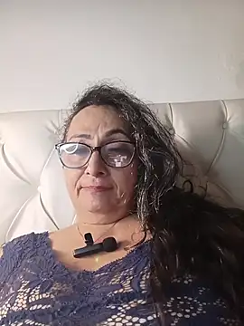 AlessandraLeroy stripchat live cam model