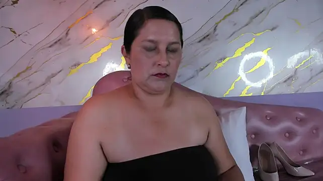 KikaDuque stripchat live cam model