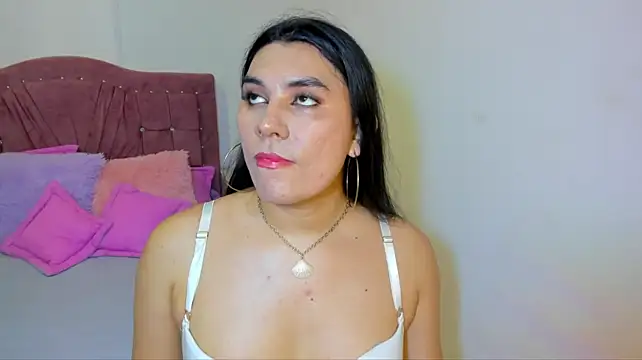 yourlatina_emely stripchat live cam model