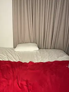 JuliaKhaleesii- stripchat live cam model