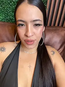 ArianaBlum stripchat live cam model