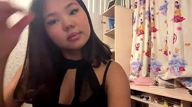 JohannaMickiewicz stripchat live cam model