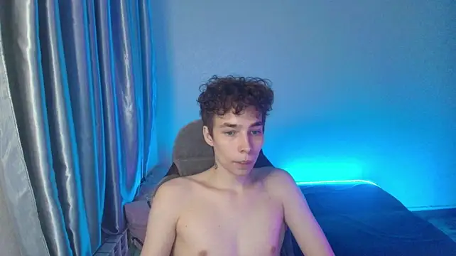 Adam_Kroy stripchat live cam model