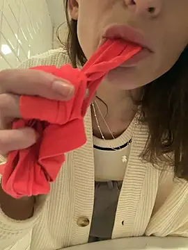 -AngelAri- stripchat live cam model