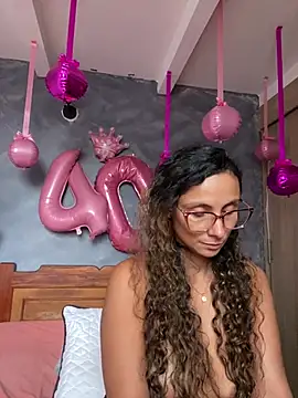MafeeRoss stripchat live cam model