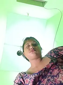 Nehuluthra stripchat live cam model