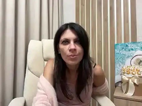 InjaAtHome stripchat live cam model