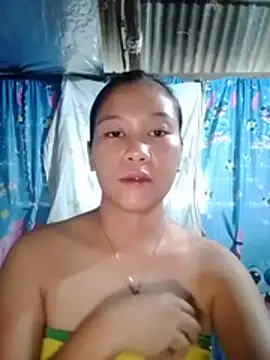 sheriesassyann stripchat live cam model
