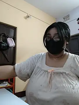 mini27mimi stripchat live cam model