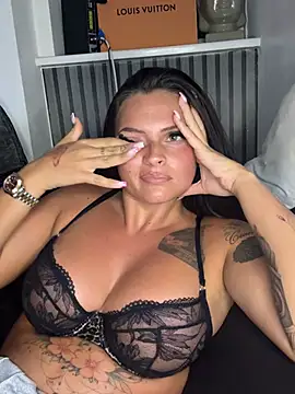 Destinylovex stripchat live cam model