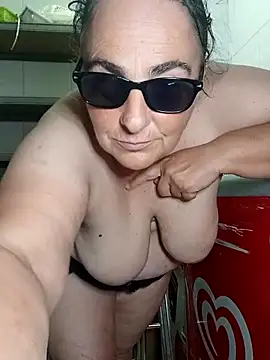 eroticjessitop stripchat live cam model