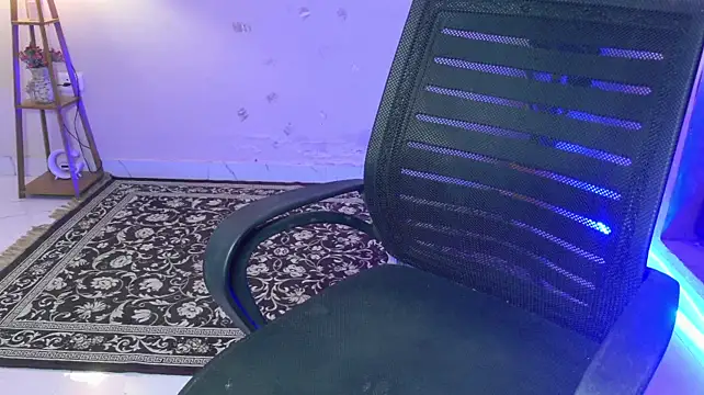 Awesome_Riya stripchat live cam model