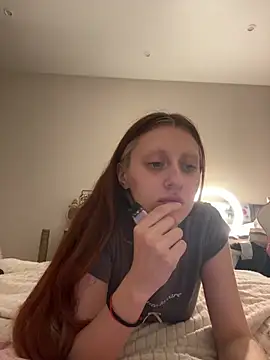Uniarten stripchat live cam model