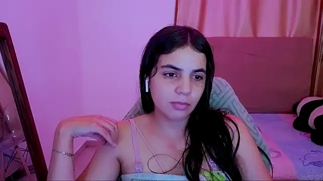 _elenna stripchat live cam model