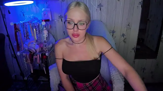 CeaneLino stripchat live cam model