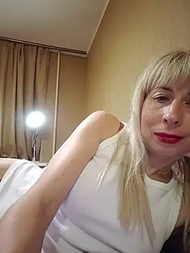 SelinaLovqx stripchat live cam model