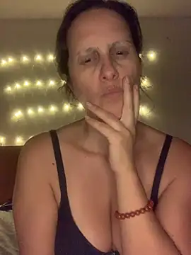 hotbrunettemass stripchat live cam model