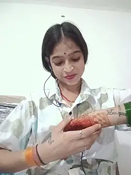 Mohnicute stripchat live cam model