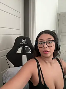 minhababyy stripchat live cam model