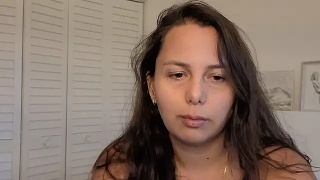 bellag825 stripchat live cam model
