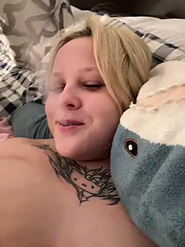 B_Ratz stripchat live cam model