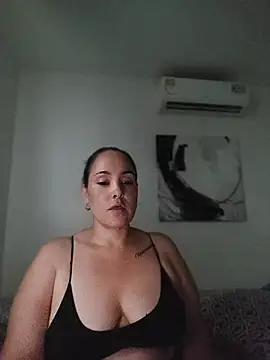 Miss_Agatha stripchat live cam model
