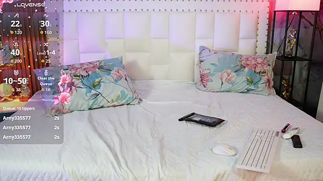 hornybarelylegalgirl stripchat live cam model