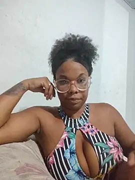 Prettahvitoria20 stripchat live cam model