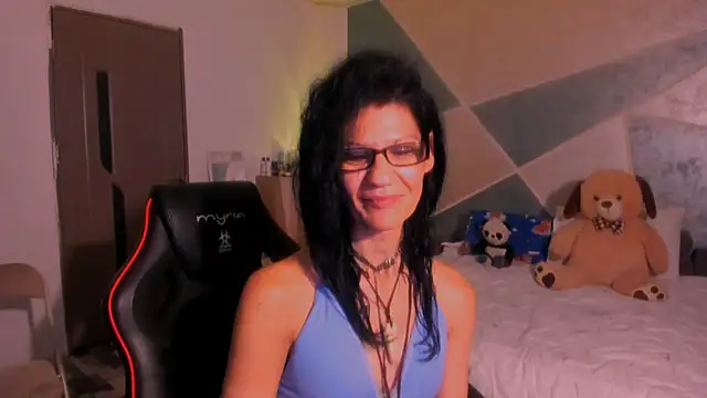 SweetSin40 stripchat live cam model