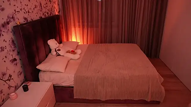 ChloeSpark stripchat live cam model