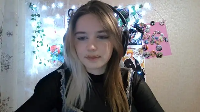MilaTyan stripchat live cam model