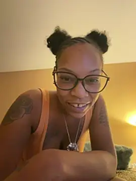 caramelkissss stripchat live cam model