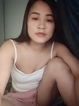 PIVI-12 stripchat live cam model