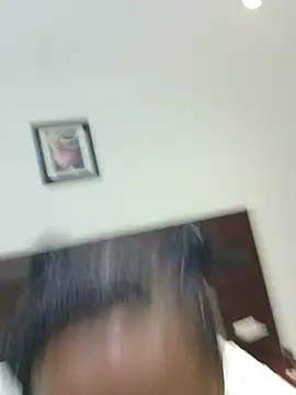 Honeybeespecial stripchat live cam model