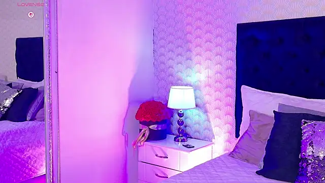 KarinaOficiaLL_ stripchat live cam model