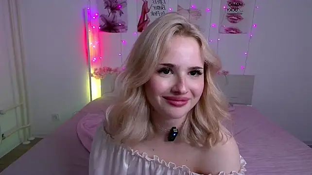 MochiPurr stripchat live cam model