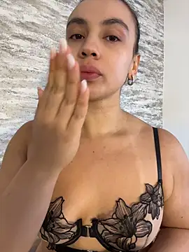 Meli-Bleir stripchat live cam model