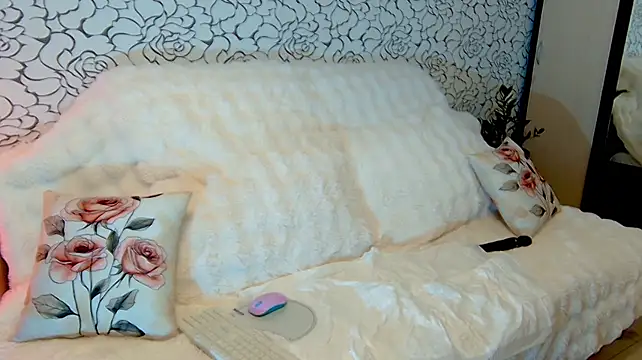 KimPolloc stripchat live cam model