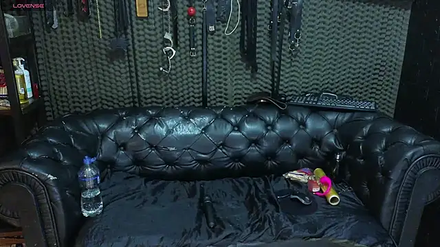 kimberly_swan stripchat live cam model