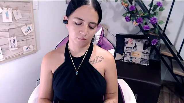 samantha_baby_ stripchat live cam model