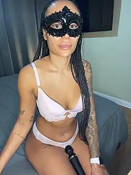 CoCo-Queen stripchat live cam model