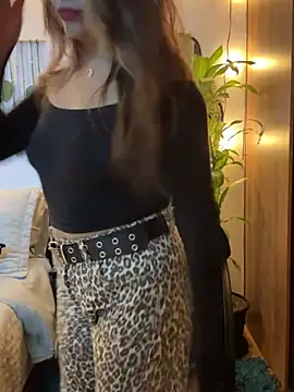 MailynFoxx stripchat live cam model
