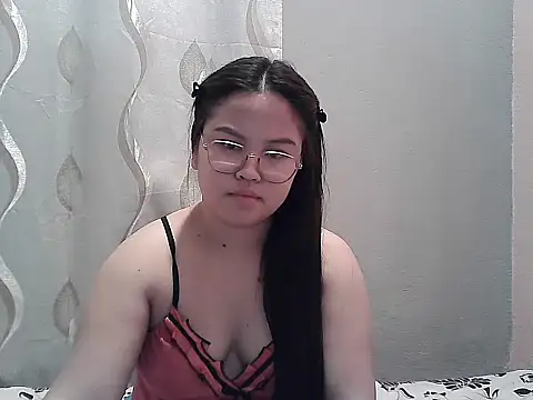 ThePrettySecret stripchat live cam model