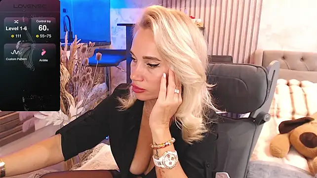 FreeBerryMILF stripchat live cam model