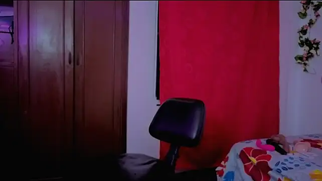 MiaCollinssx stripchat live cam model