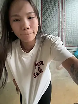 MiuMiu-Babyy stripchat live cam model